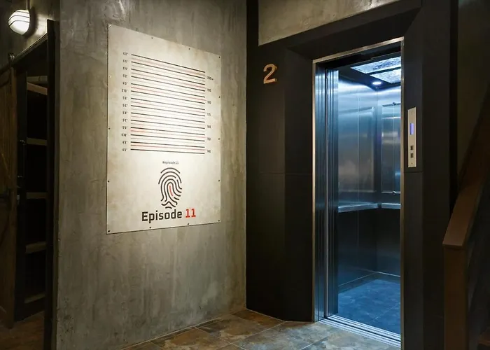 Episode 11 Hostel *
