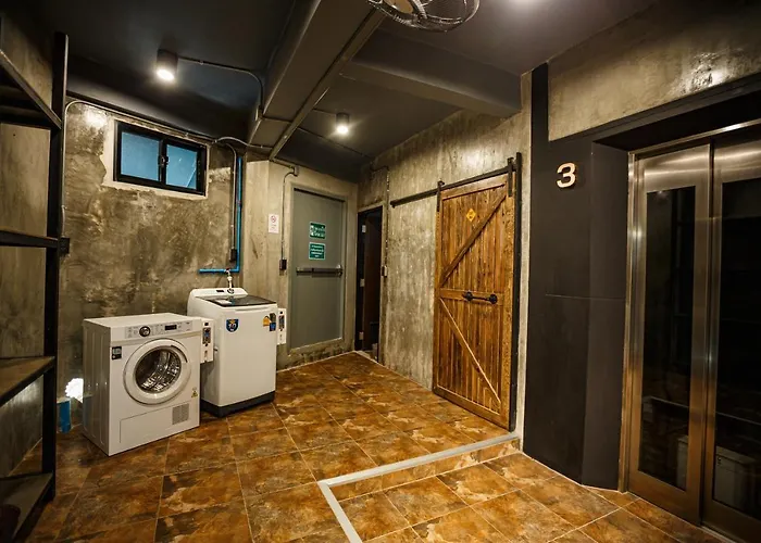 Episode 11 Hostel Bangkok